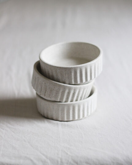 Maricandance - Big White Ribbed Bowl